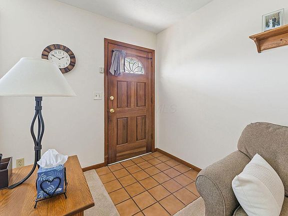 3rd image of 4582 Etna Rd