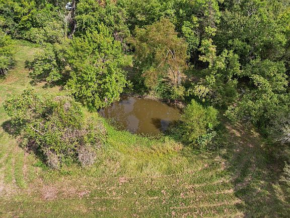 3rd image of 451 Farm Pasture Rd