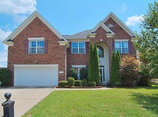 16114 Cloverleaf Ct, Charlotte, NC 28277