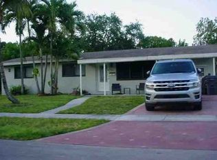 6472 Lincoln St, Hollywood, FL 33024
