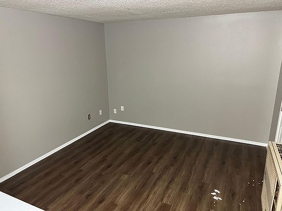 2nd image of 224 1/2 W Maple Ave #6