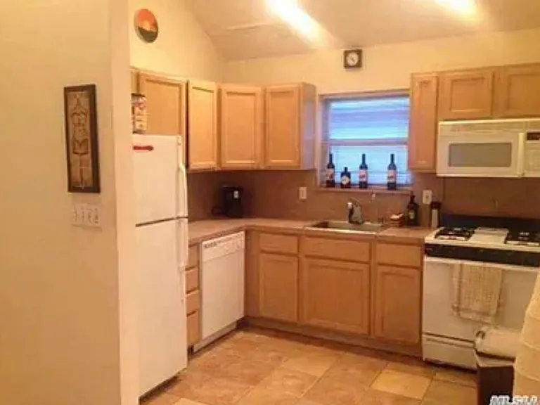 457 Monroe Blvd #2 — Photo 6