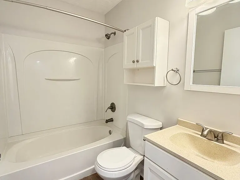 6611 Hunters Creek Blvd — Photo 15