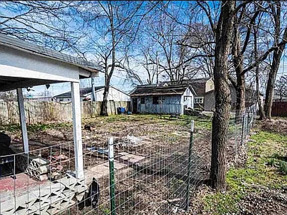 5th image of 1530 Mentor St