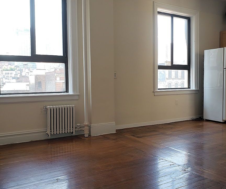 1st image of 300 W 49th St APT 600