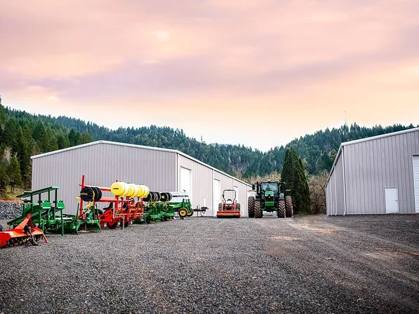 3313 Dick George Rd, Cave Junction, OR 97523