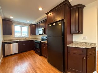 11 Salem St APT C, Woburn, MA 01801