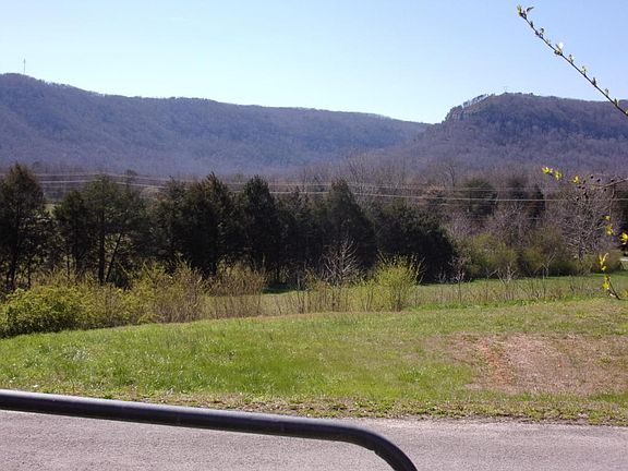 3rd image of 1442 Old York Hwy N