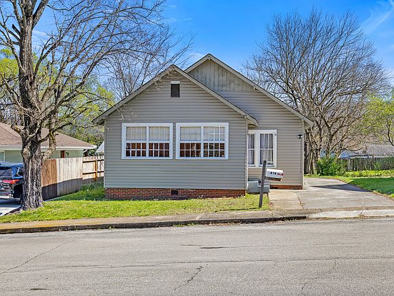 2nd image of 819 Washington Ave
