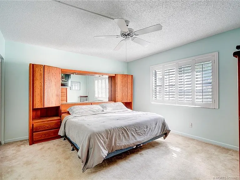 1289 NE Ocean Blvd #2 — Photo 22