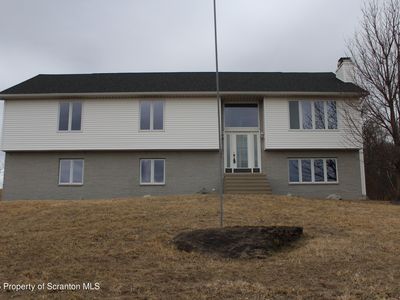 2400 N Lakeview Dr, Clarks Summit, PA, 18411