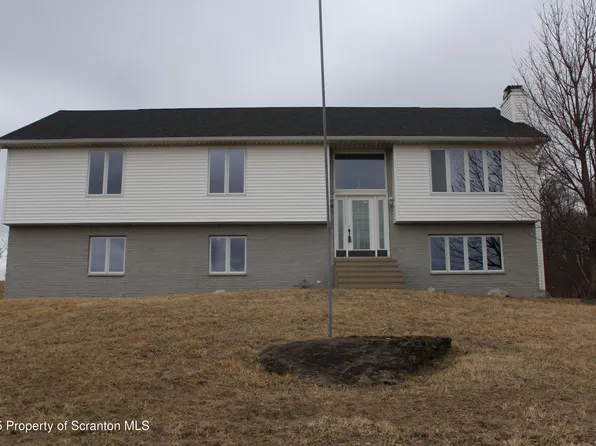 2400 N Lakeview Dr, Clarks Summit, PA 18411