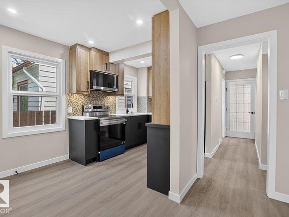4th image of 11645 90th St NW