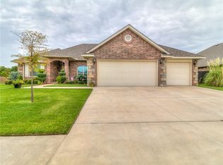 3301 Morgan Creek Rd, Yukon, OK 73099