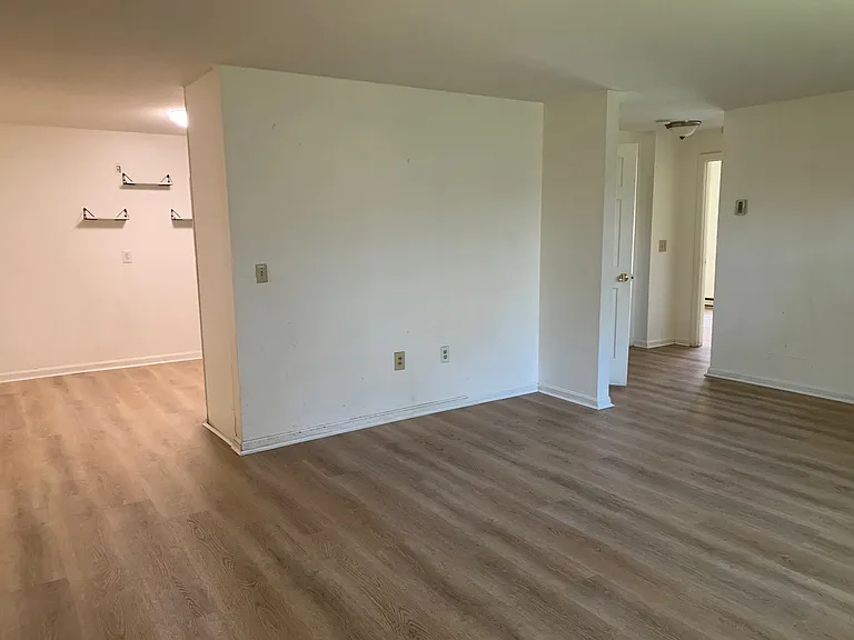 39 Pleasant St — Photo 9