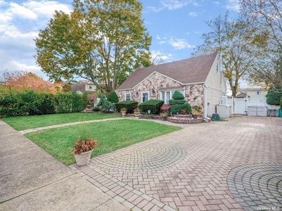 1016 Alexander Avenue, Uniondale, NY, 11553