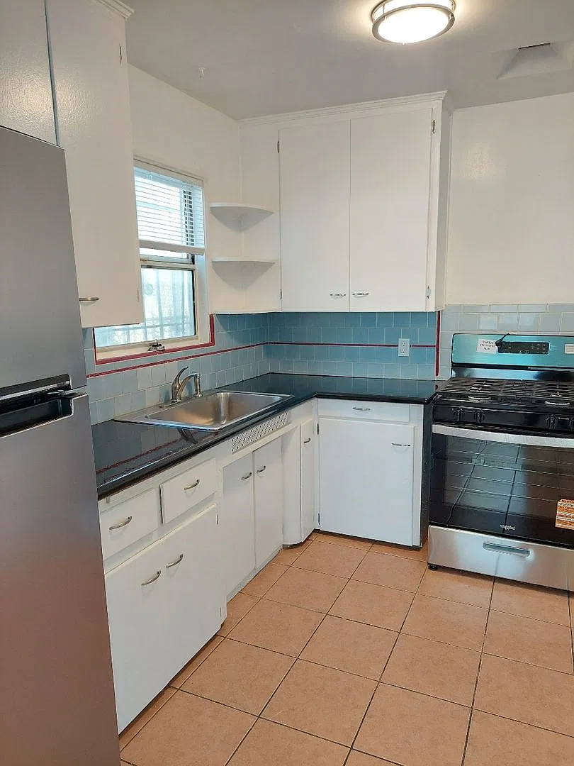 1810 Hauser Blvd — Photo 2