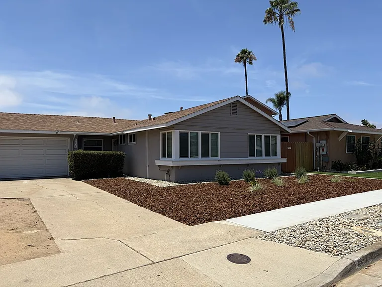 4434 La Crosse Ave — Photo 1