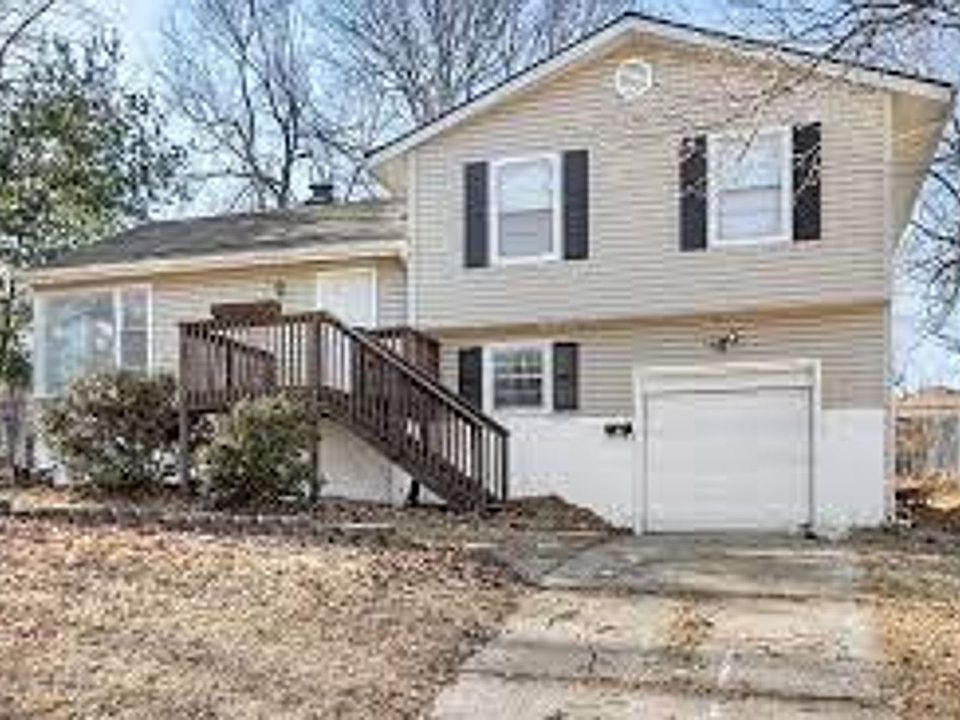 1st image of 3708 S Claremont Ave