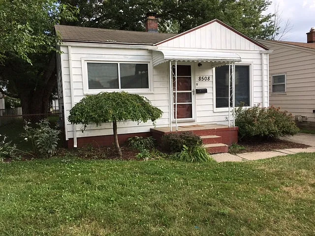 8508 Orchard Ave photo 1