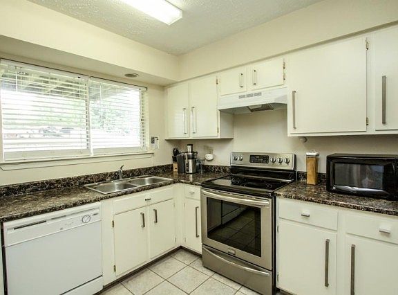 2nd image of 16206 Cypress Point Dr