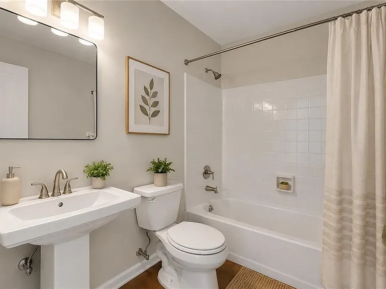 801 Marstevan Dr NE — Photo 10