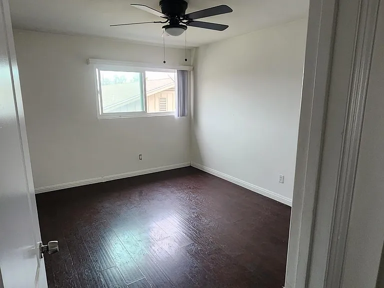 757 Karesh Ave #5 — Photo 3