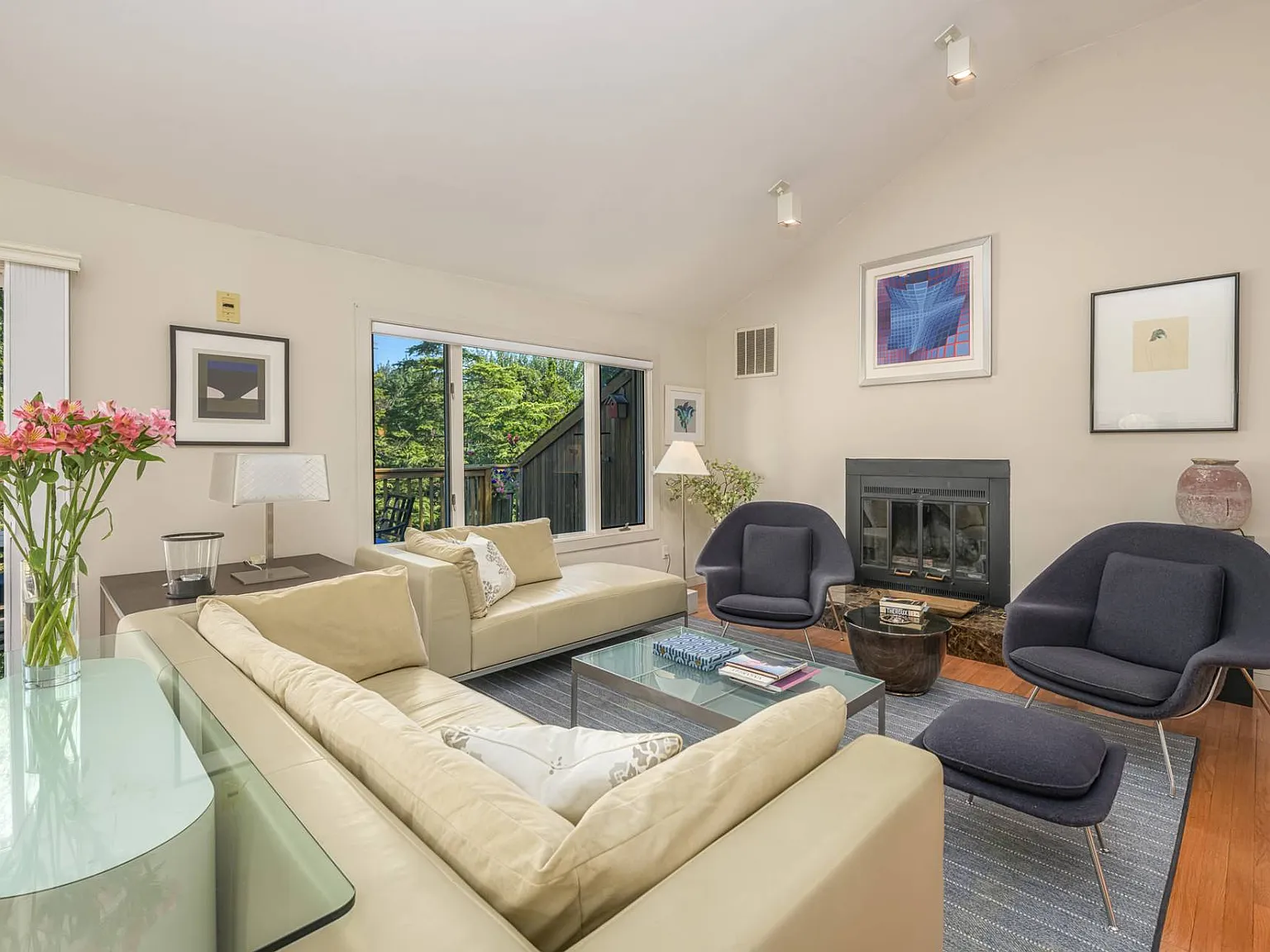 Southampton Four Bedrooom Contemporary — Photo 3