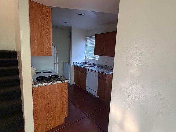 3rd image of 716 N Richey Blvd