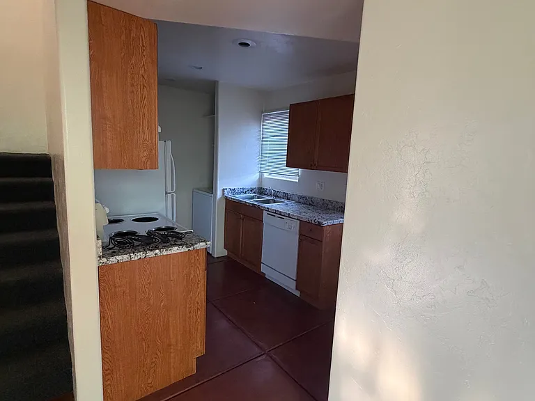 716 N Richey Blvd — Photo 3