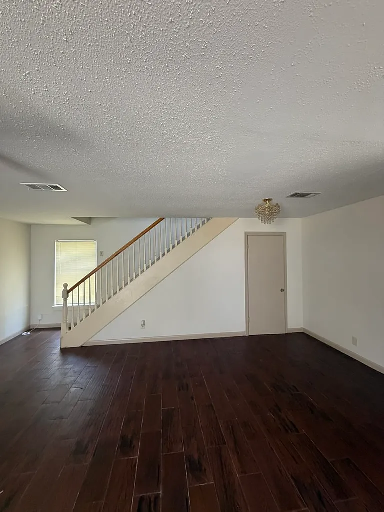 236 W 23rd St — Photo 3