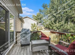 548 Lasalle Ave NW, Grand Rapids, MI 49534