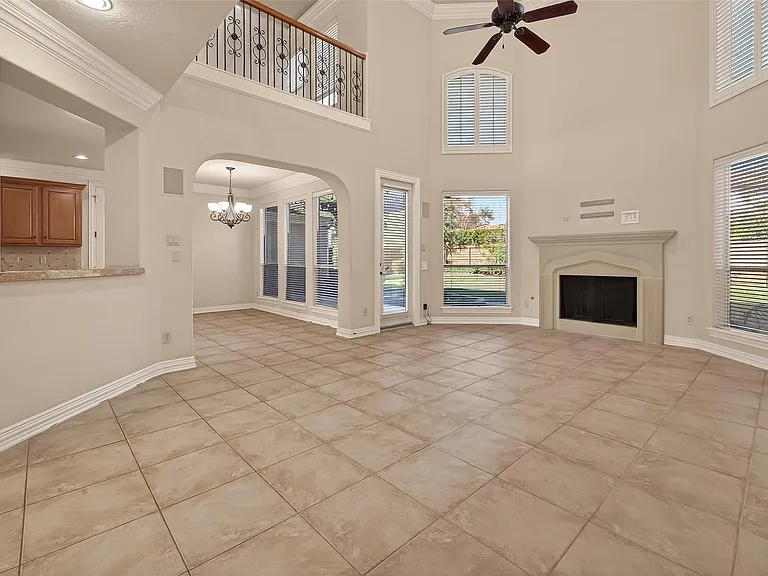 2210 Bywater Dr — Photo 4