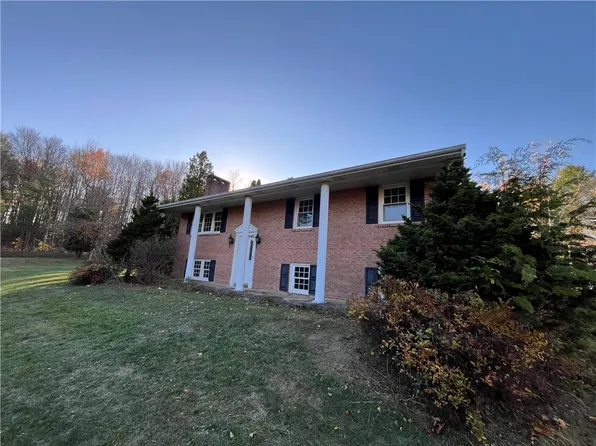 825 San Spur Rd, Du Bois, PA 15801