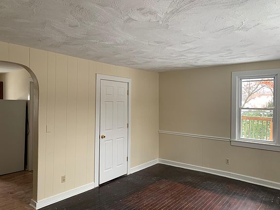 3rd image of 231 S Vine St APT B
