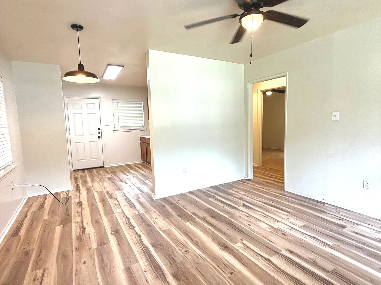 2 bed, 750 sqft, $975 — Photo 2