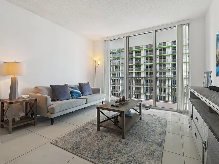 1700 N Bayshore Dr #2805 — Photo 40