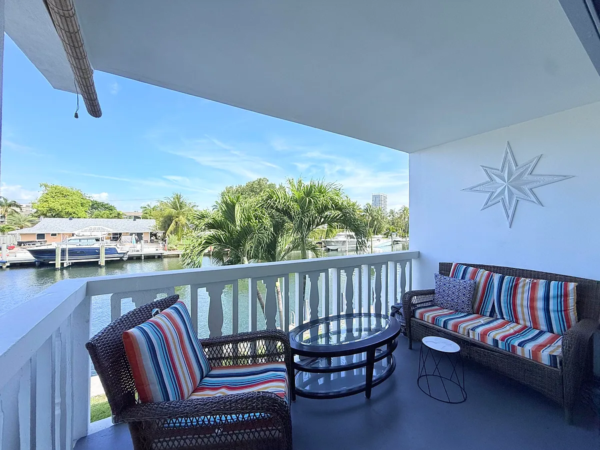 Building Photo - 470 Paradise Isle Blvd #204