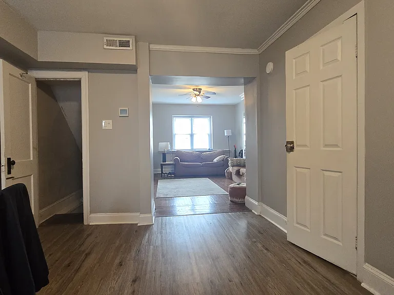 138 Levering St — Photo 9