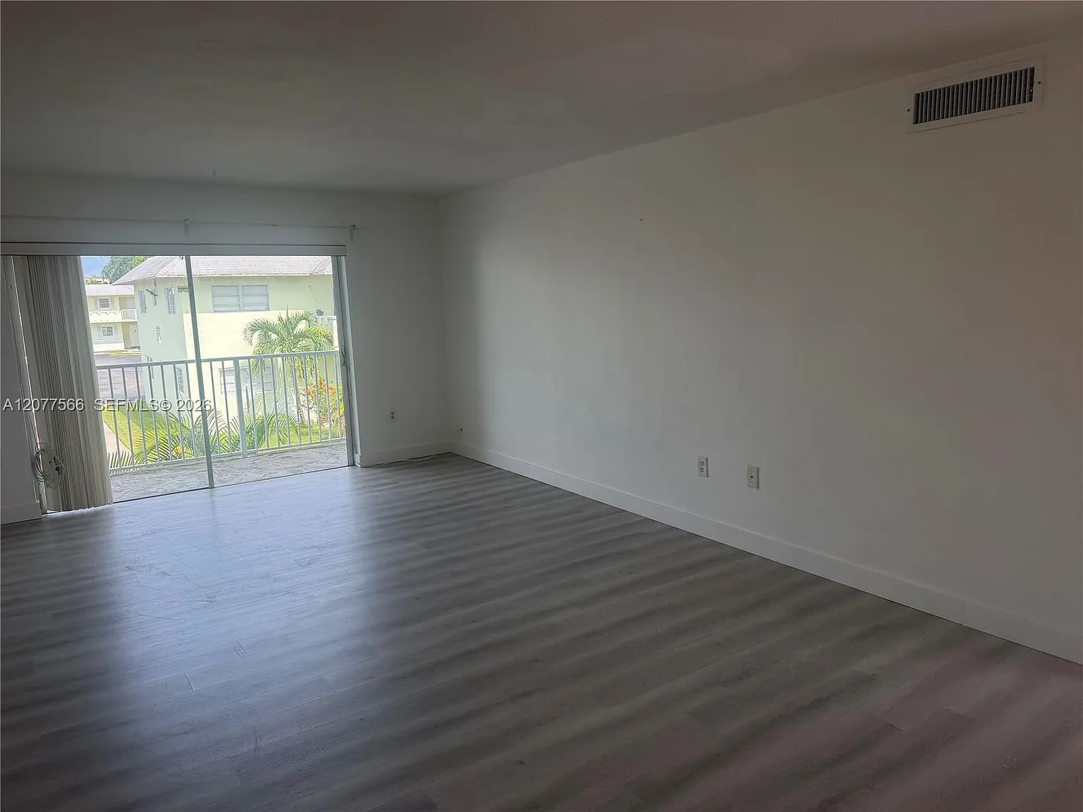 Village At Dadeland Condo — Photo 4