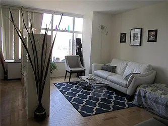 Rented by R New York