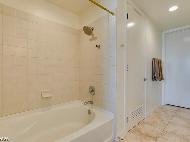353 Bonneville Ave #343 — Photo 33