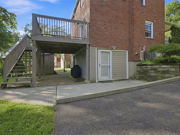 5th image of 863 Middle Rd