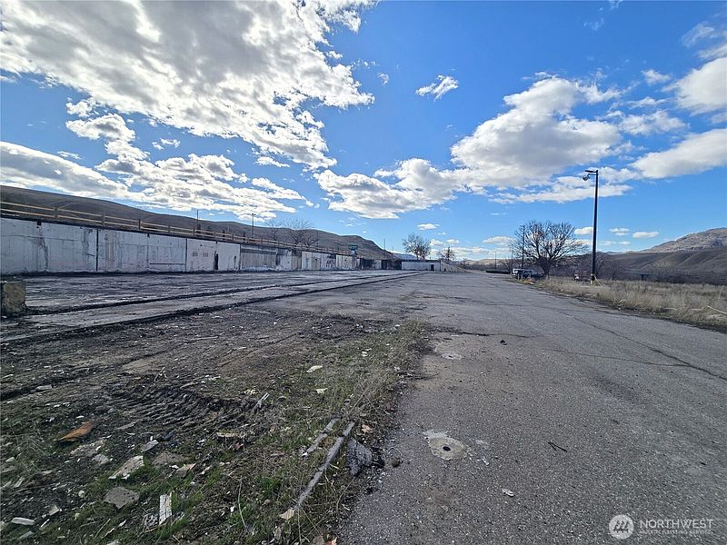3rd image of 11 Appleway