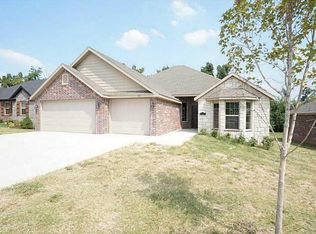 3915 Benjamin Ln, Springdale, AR 72764