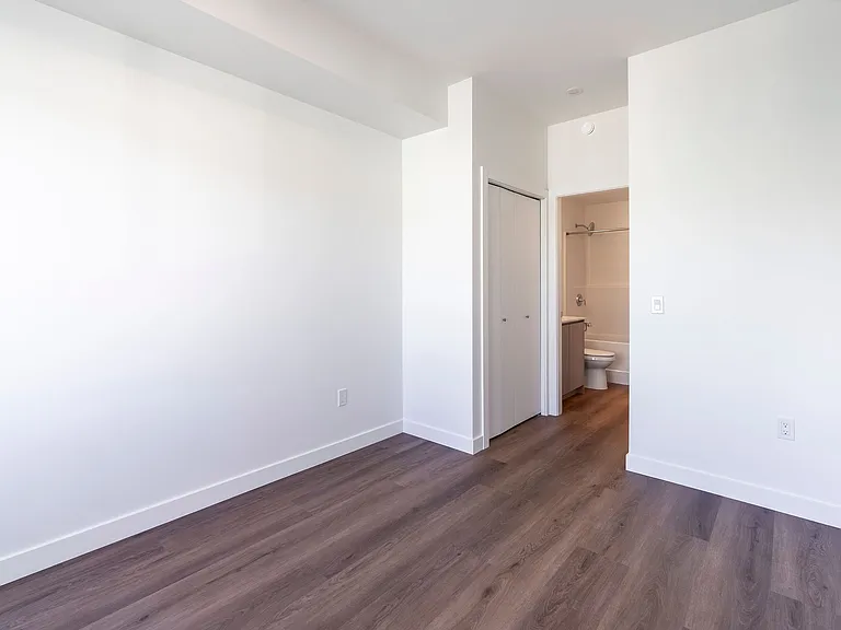 831 Orono Ave — Photo 12