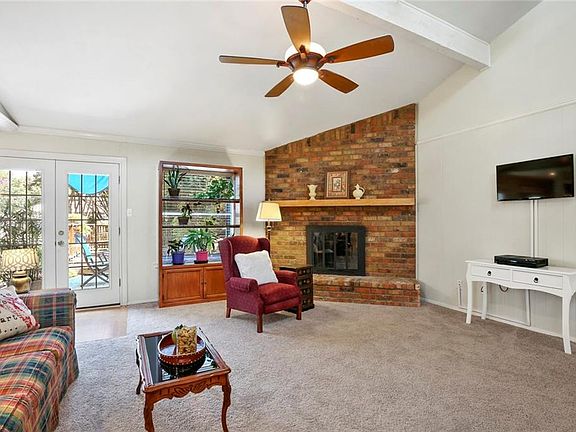 5th image of 7125 Meadow Park Dr N