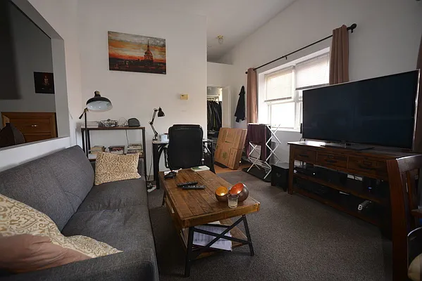 Rented by Voro, LLC | media 19