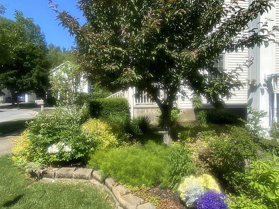 2nd image of 37 Thoroughbred Dr