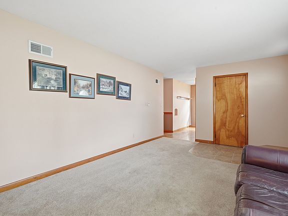 4th image of 1606 Maplewood Dr NE